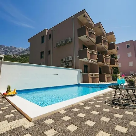 Ferienwohnung In Mit Terrasse Und Gemeinschaftlichem Pool