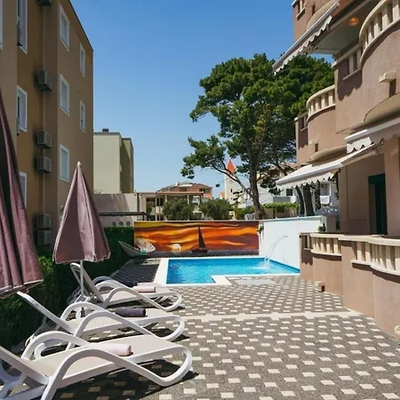 Ferienwohnung In Mit Terrasse Und Gemeinschaftlichem Pool פרומאינה
